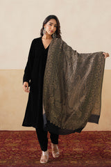 Black Gold Zari Paisley Stole For Women — Premium Corporate Gift