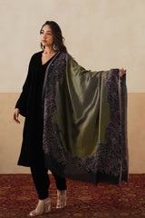 Antique Gold Paisley Drape — Wedding & Corporate Gift