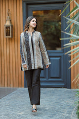 BLACK-BEIGE WOOLLEN CAPE