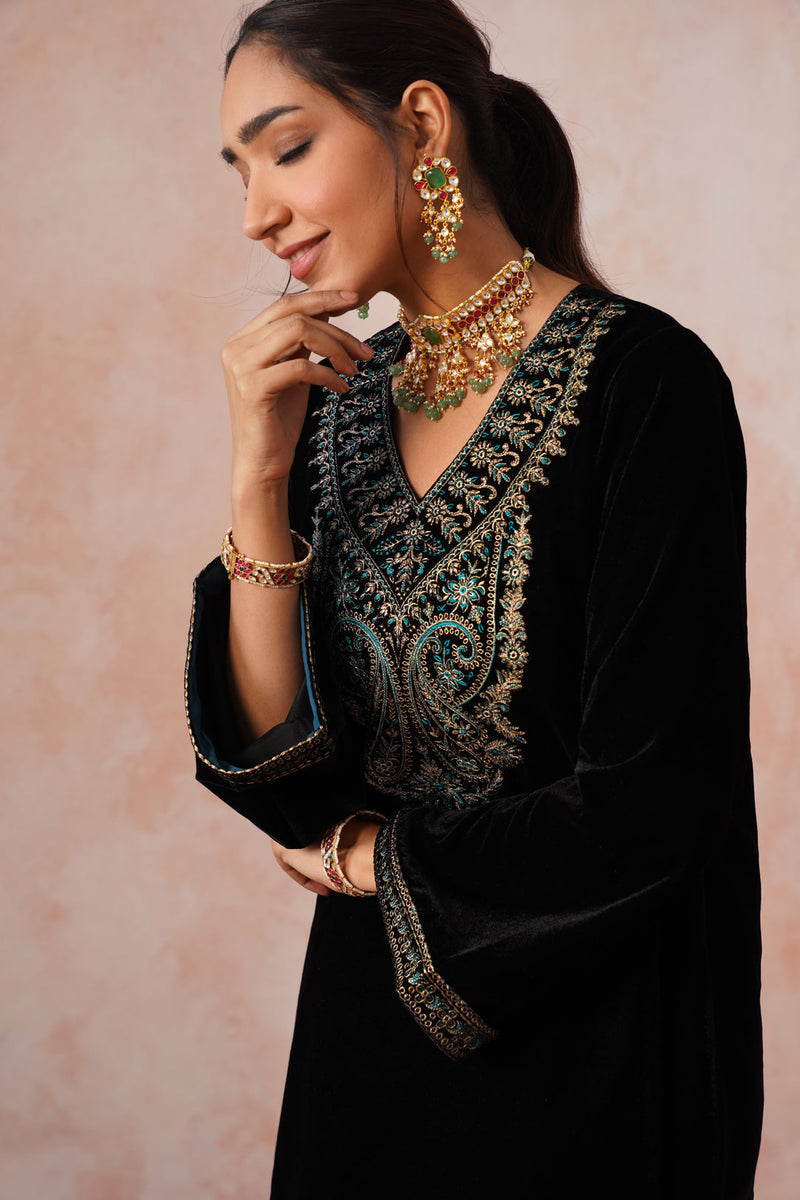 Aafreen Black Velvet Embroidered Set