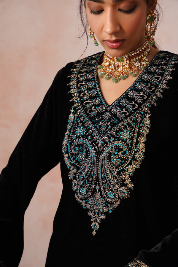 Aafreen Black Velvet Embroidered Set
