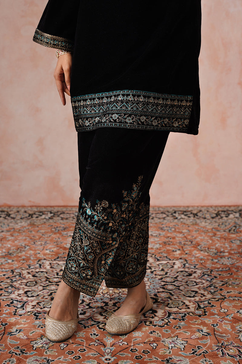 Aafreen Black Velvet Embroidered Set