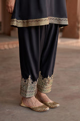 Jashn Black Embroidered Salwar Set with Wine Dupatta, black paisley embroidered kurta salwar with wine organza dupatta, image 5 of 12