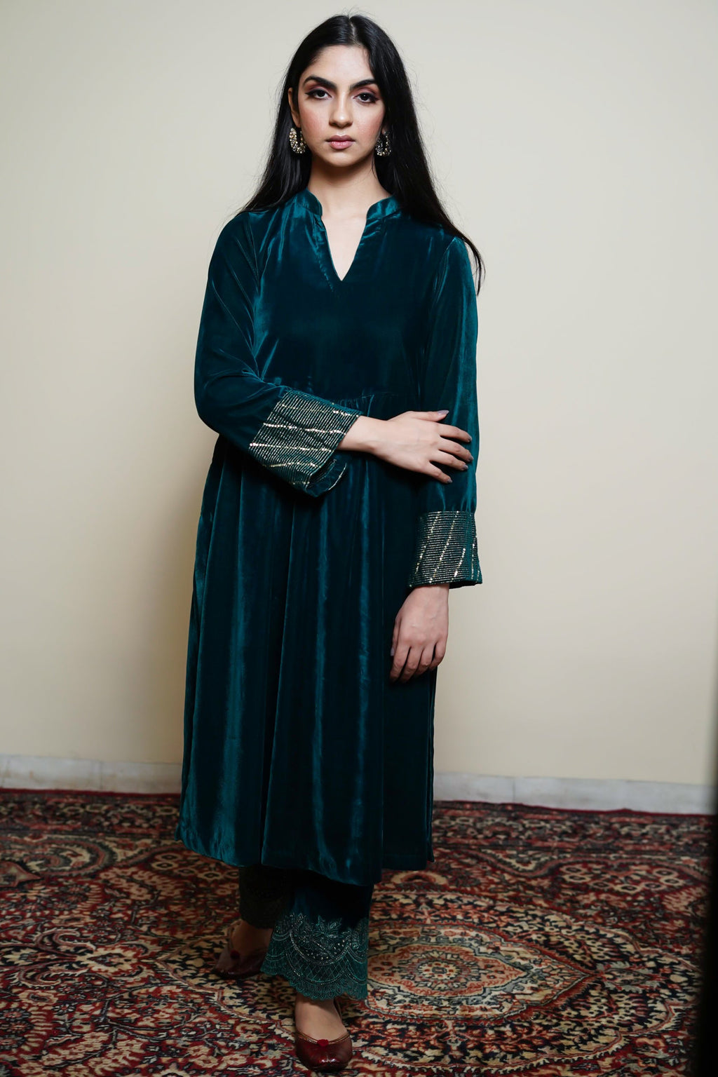 Velvet Fusion Kashmiri Pakistani Suit – Fabvilla