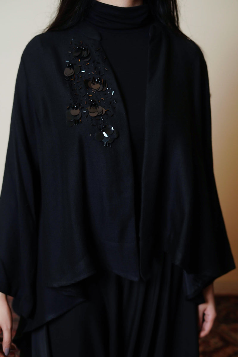 BLACK FLOWY WARM CAPE SET